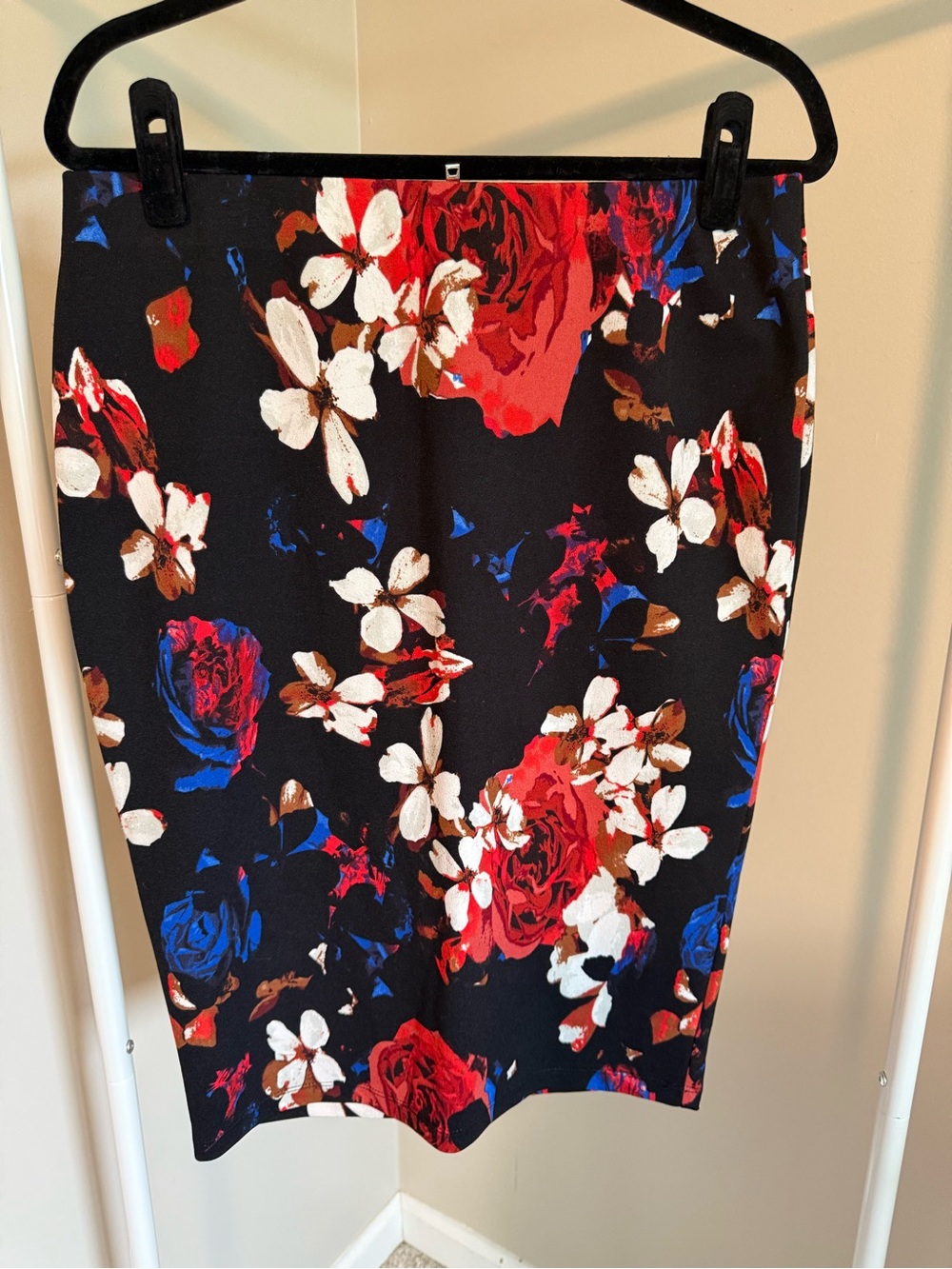 Jules & Leopold Black Floral Pencil Skirt with Red, Blue & White Blooms
